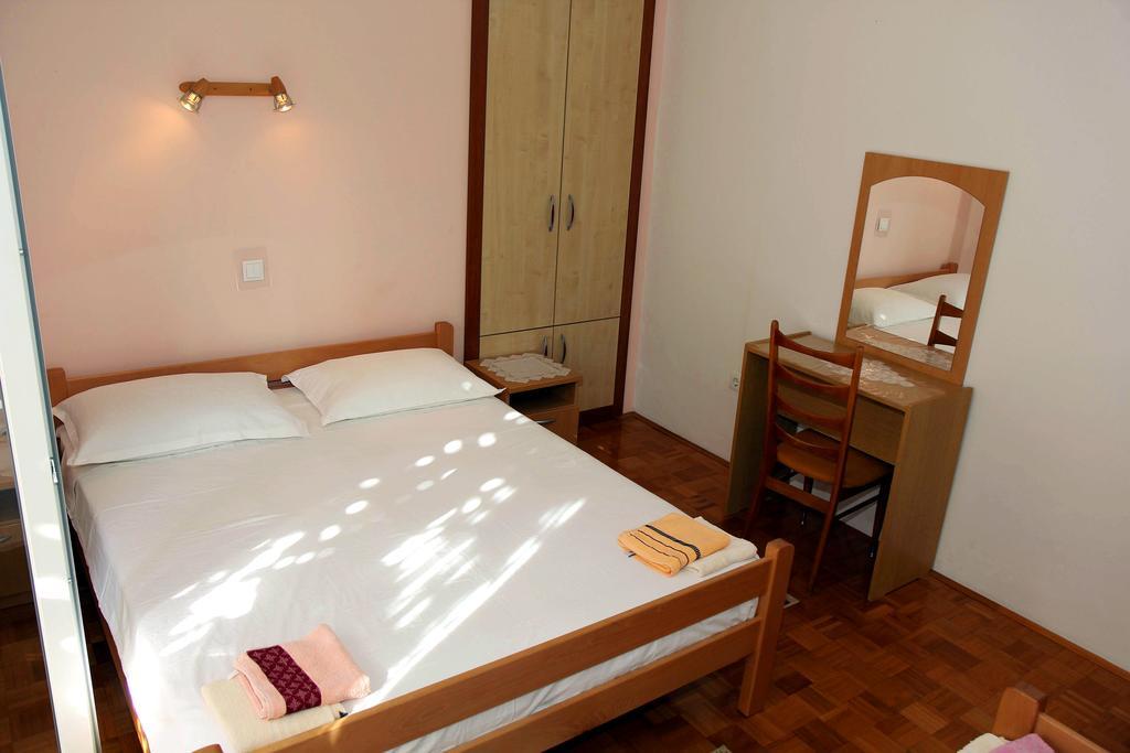 Apartments J&R Babara Biograd Na Moru Oda fotoğraf