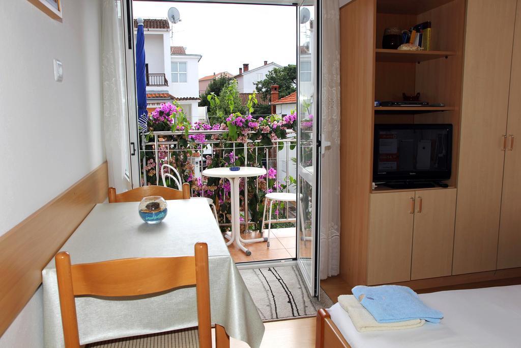 Apartments J&R Babara Biograd Na Moru Oda fotoğraf